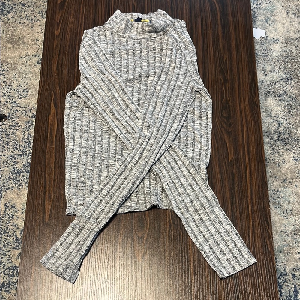 Prince & Fox Gray Long Sleeve Top